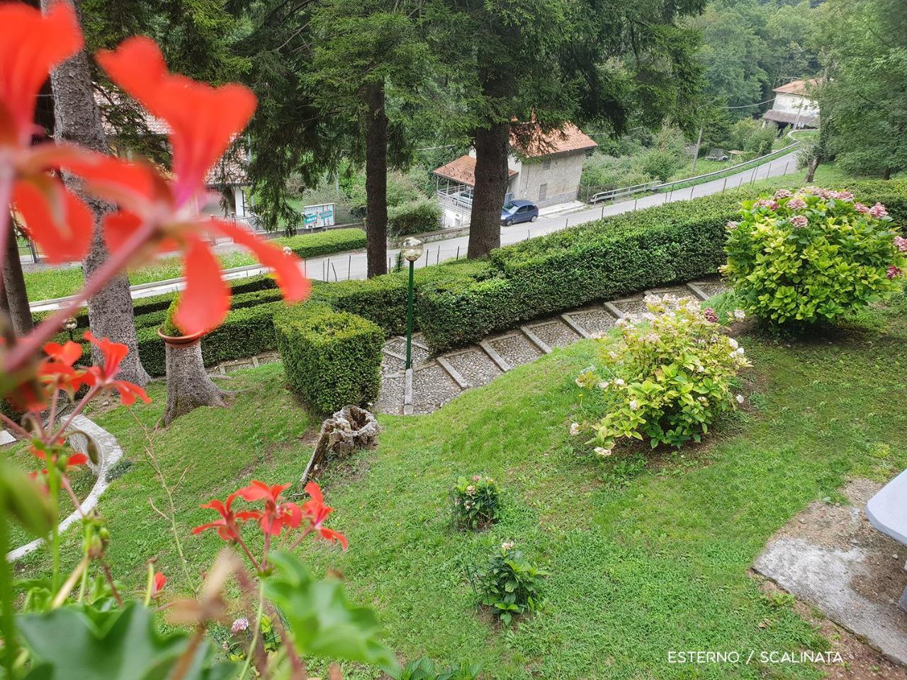 Villa Pinetina B&B Lasnigo Extérieur photo